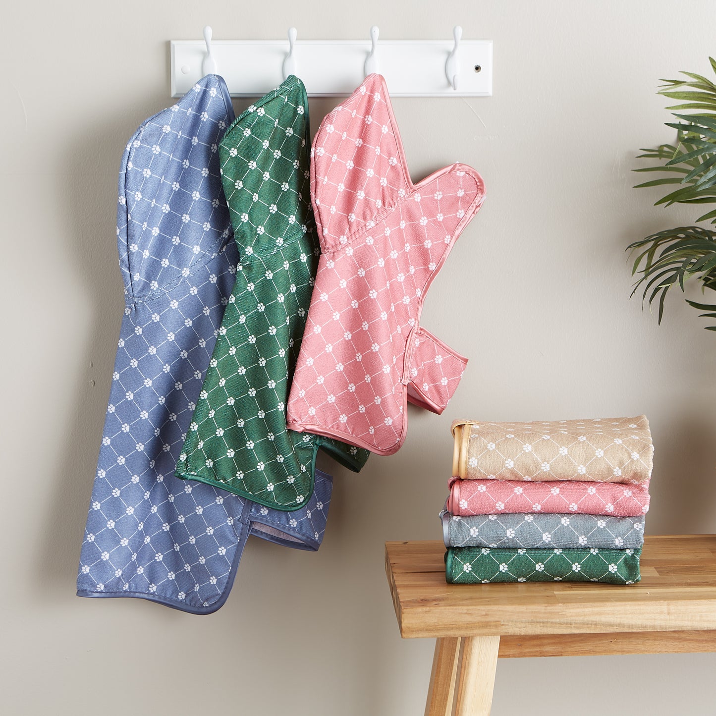 Rose Printed Trellis Paw Medium Pet Robe