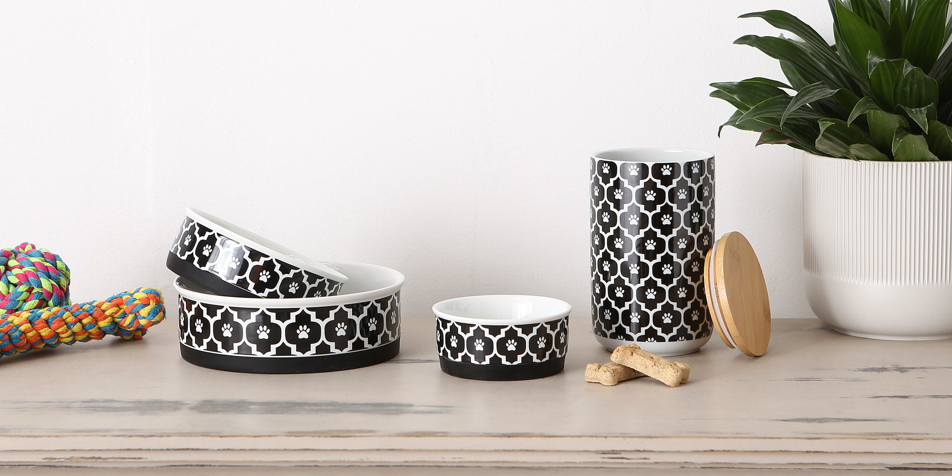 Pet Bowl Lattice Black Large 7.5Dx2.4H Set of 2
