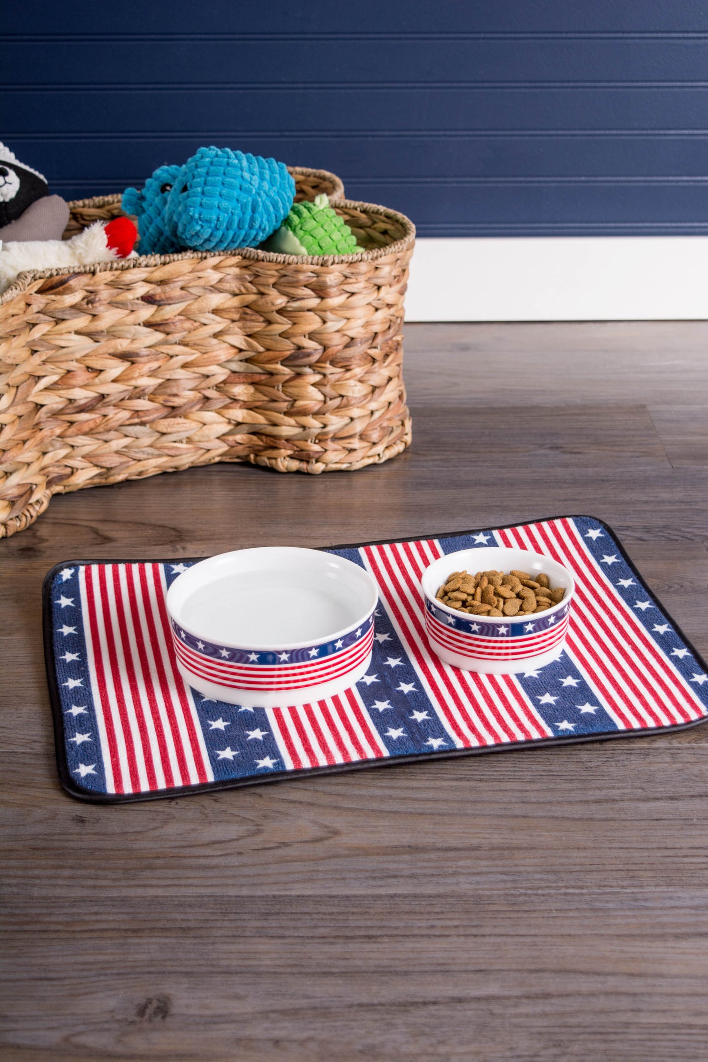 Red White & Blue Stars & Stripes Pet Bowl Set/2, Large 3.75 C. Capacity